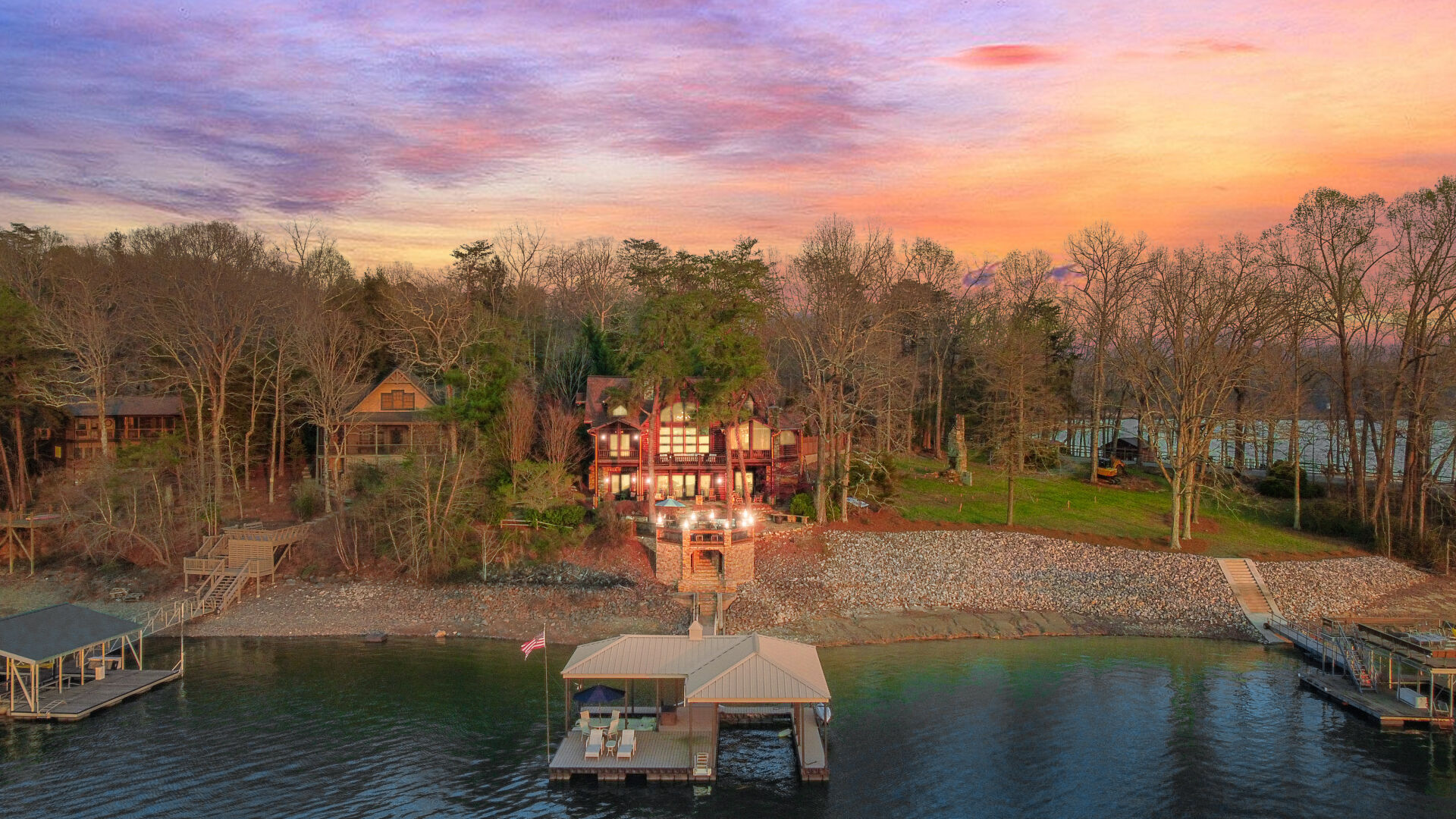 Lori Lane Presents North Georgia's Hidden Gems: Lakefront Escapes and Mountain Retreats Await
